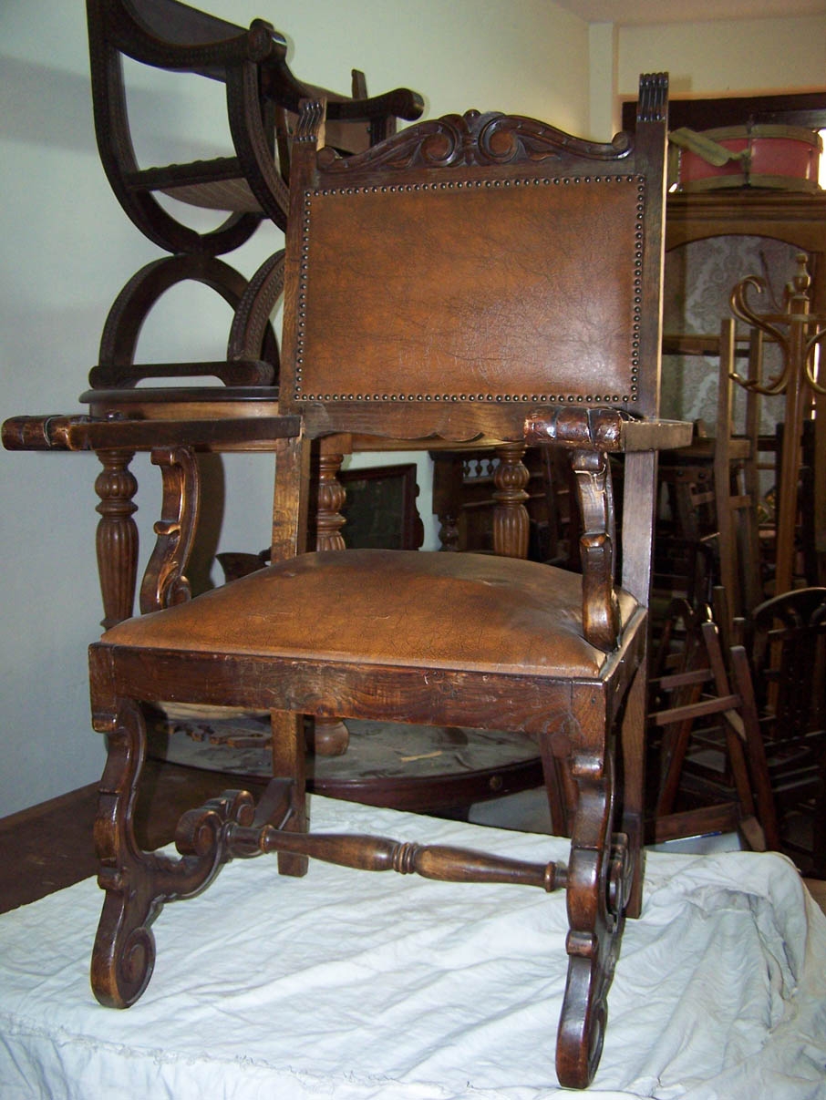 Image of French Oak Notaire's (solicitors) chair