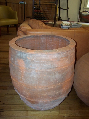 Image of Daar Armenian grain urn